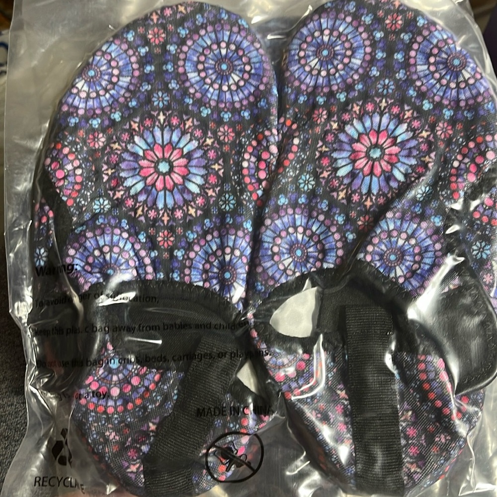 Women’s water shoes. Pool, sea, surf, purple size 37-38 (6.5-7.5) NEW sealed bag